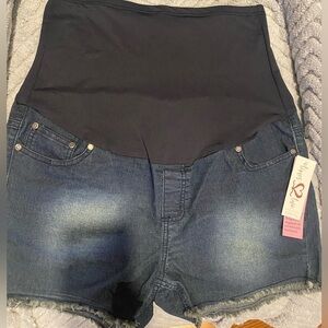 Times two size large women’s maternity dark denimn wash NWT